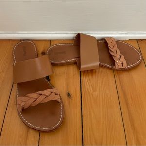 Soludos Flat Tan Sandals Size 8